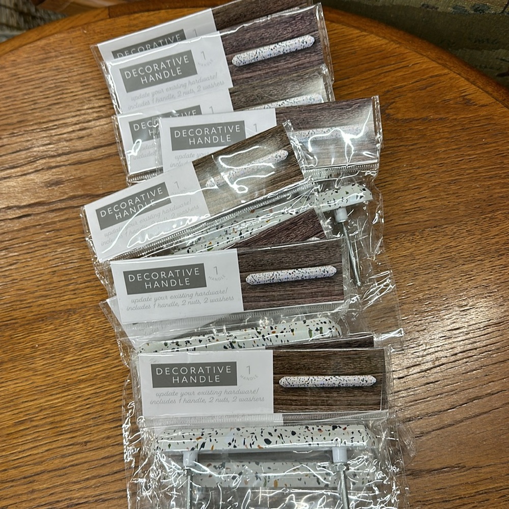 NWT, 10 Quantity drawer pulls, colorful speckle, paintable